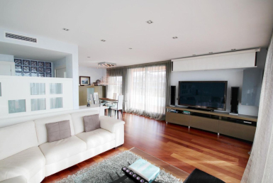 Luxus-Penthouse am Strand in Gava Mar -