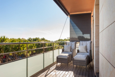 Designerwohnung mit Meerblick zur Sommermiete in Gava Mar