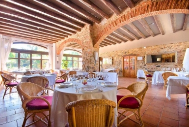 Exklusives Hotel mit Panoramablick auf die Berge und 2 Hektar Land