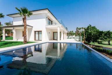 Villen 1023 m2 mit Infinity-Pools und tropischem Garten in Marbella
