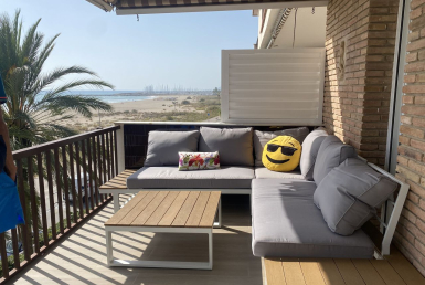 Wohnung mit Meerblick in erster Meereslinie in Castelldefels zu vermieten