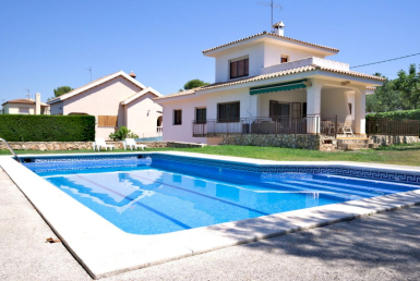 Schöne Villa zur Sommermiete in der Gegend von Roda de Bara an der Costa Dorada