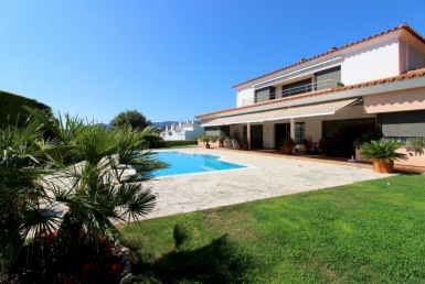 Schöne mediterrane Villa 200 Meter vom Strand entfernt in S'Agaro, Costa Brava