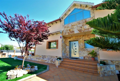 Modernes Haus zur Sommermiete in Vendrell, Costa Dorada