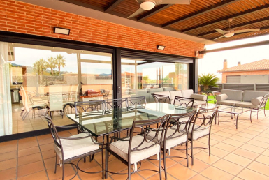 Einfamilienhaus mit Swimmingpool in Caldes d`Estrac, Costa Maresme