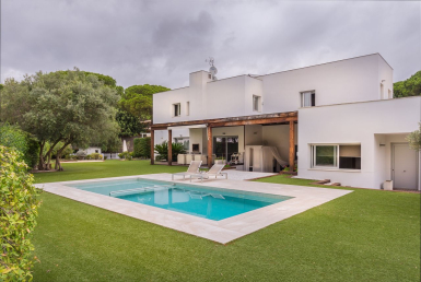 Modernes Haus in der Urbanisation Bel Air in Sant Andreu de Llavaneres