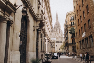 Gewerbeimmobilie mit Mieter im Zentrum von Barcelona